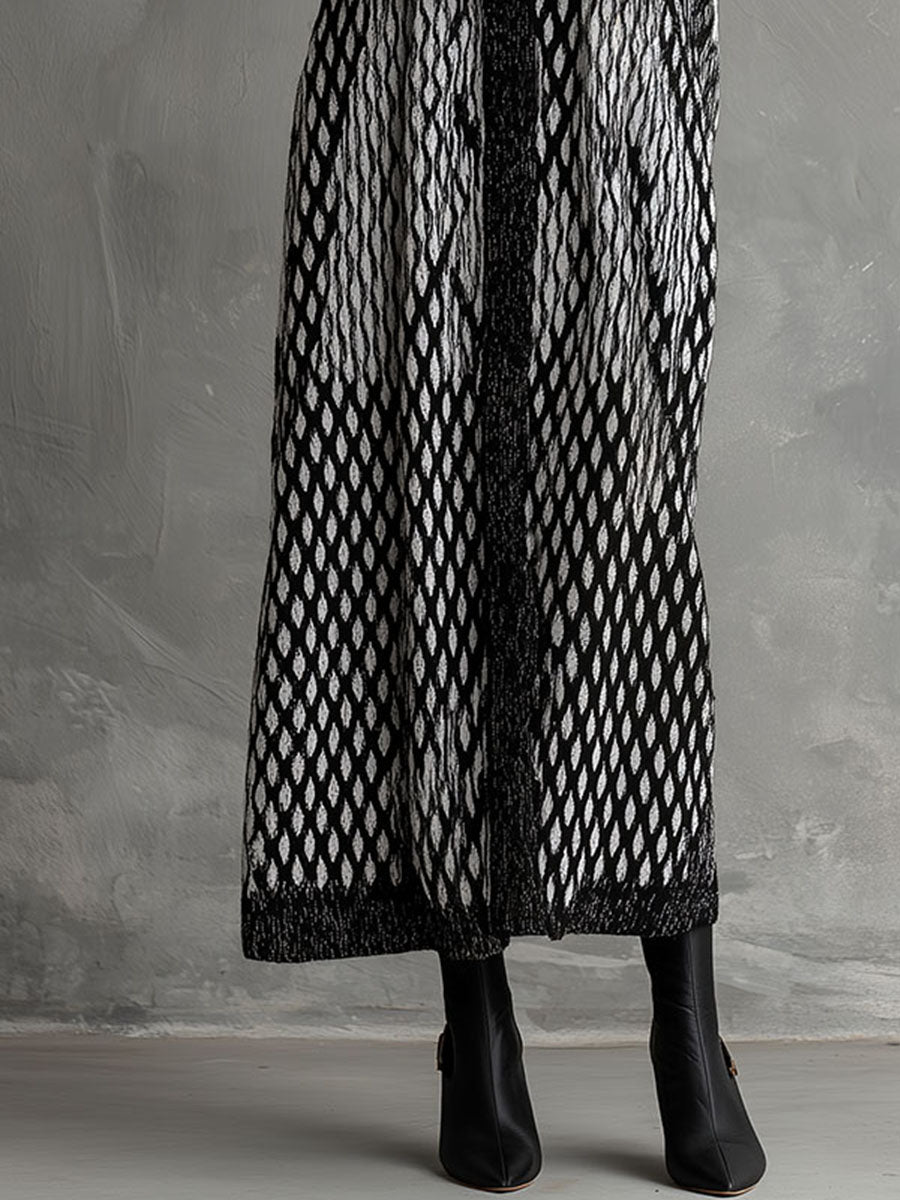 Cozy Black And White Geometric Pattern Maxi Sweater Dress